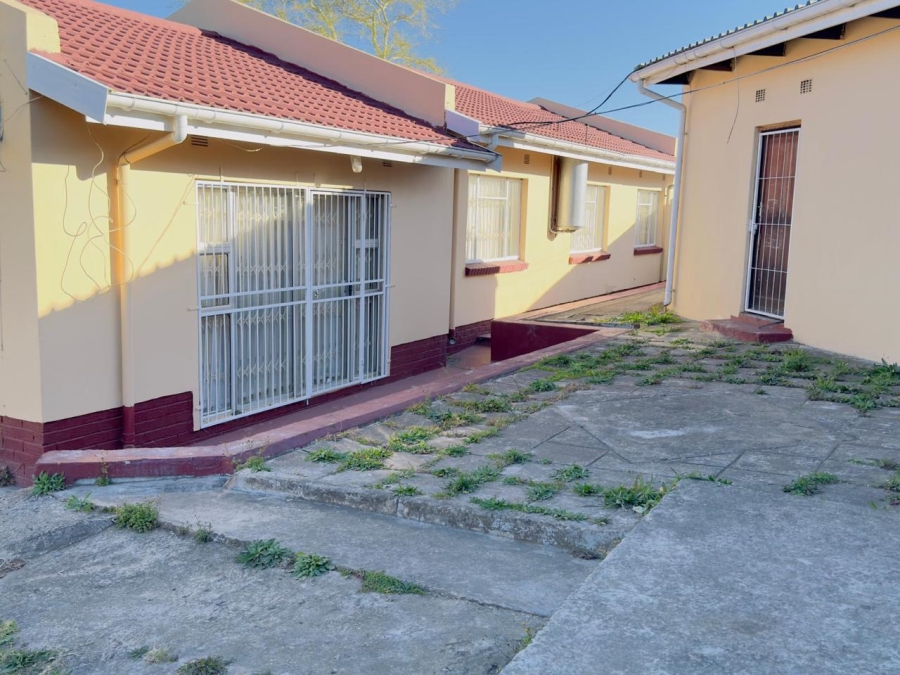 6 Bedroom Property for Sale in Southernwood Eastern Cape